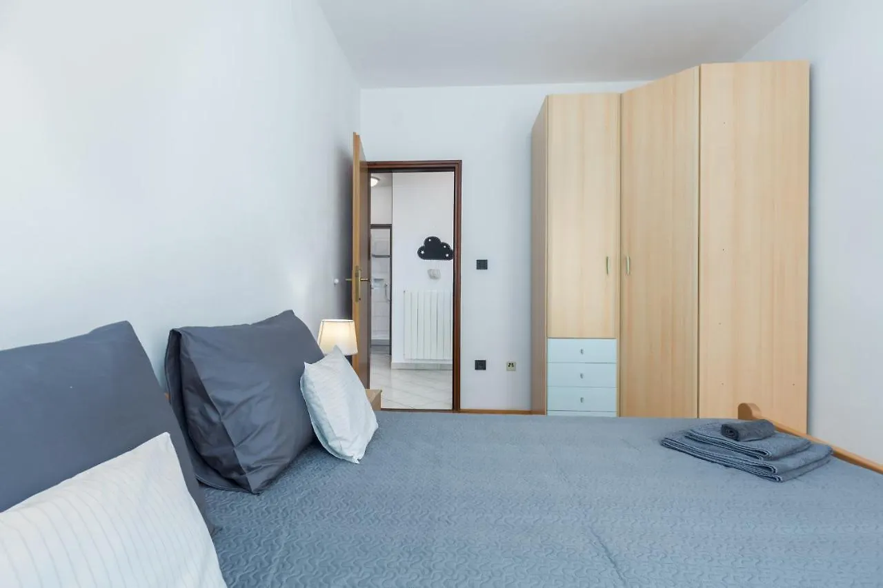 Apartments Emil Pula