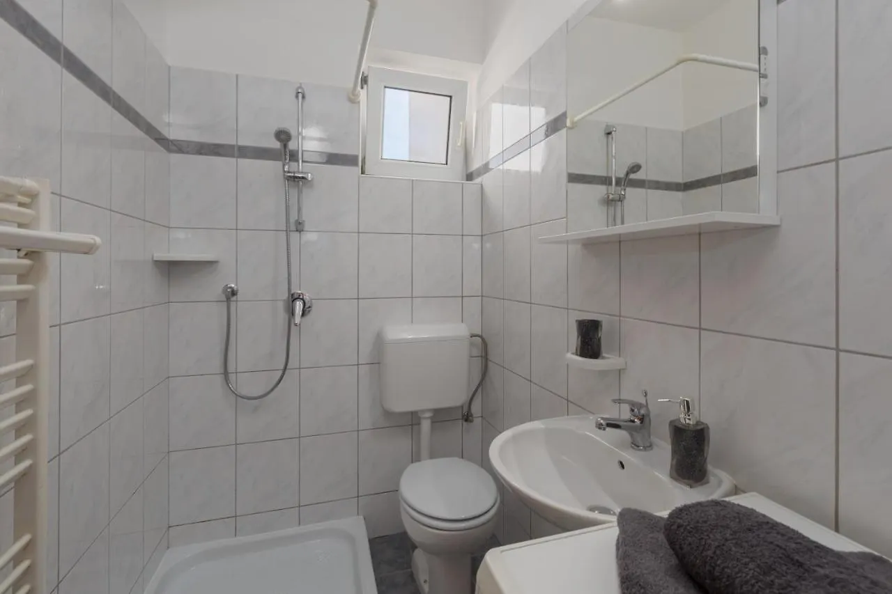 Apartments Emil Pula