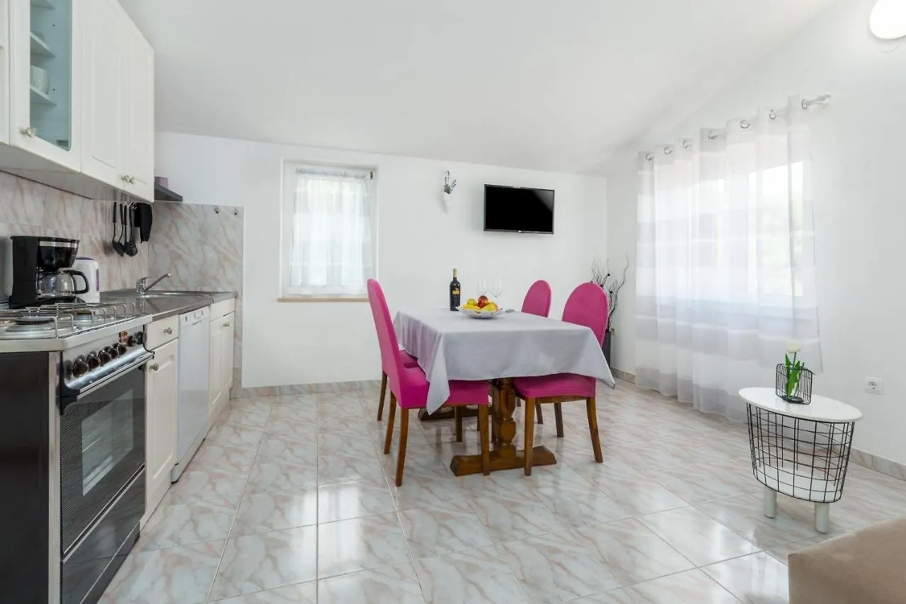 Apartments Emil Pula Croatia