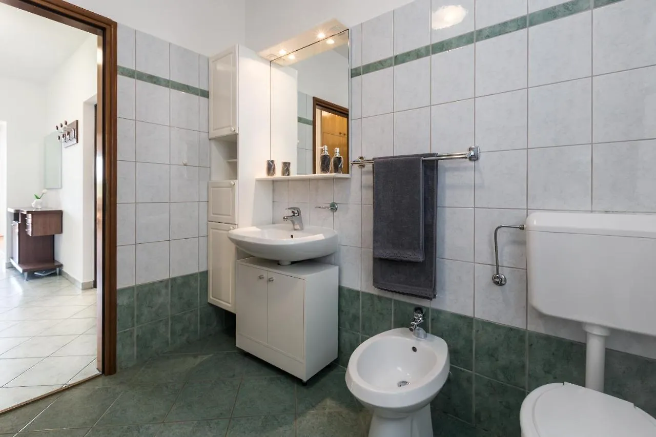 Apartments Emil Pula