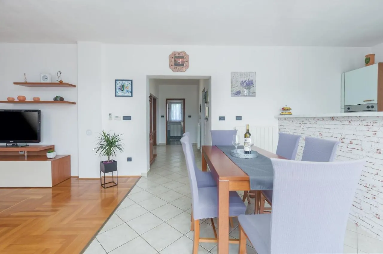 Apartments Emil Pula