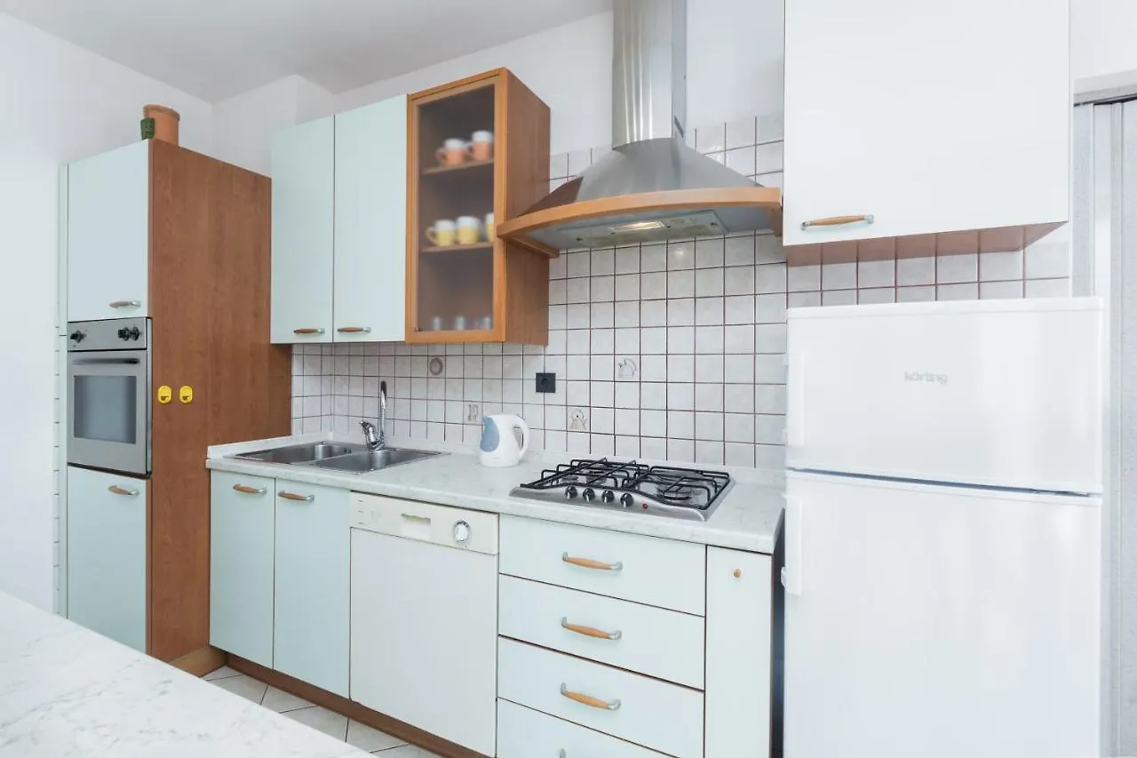 Apartments Emil Pula